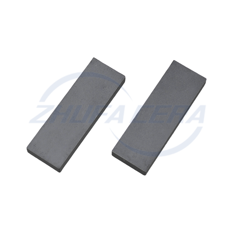 Black silicon carbide ceramic sheet